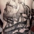 Tatuaggio grande sulla schiena la nave a vela