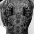 Hinduistischer Stil schwarzes Tattoo am ganzen Rücken  von meditierendem Buddha mit Schriftzug und Schädel