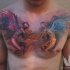 Tatuaje colorido en el pecho,  ángel y demonio en estilo abstracto