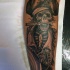 incredibile dipinto nero e bianco vecchio pirata scheletro tatuaggio su braccio