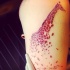 Tatuaje de jirafa estilizada, idea buena