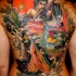 bellissimo colorato geisha tatuaggio sulla schiena intera