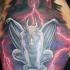 minaccioso gargoyle colorato tatuaggio