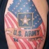 Tatuaje en el hombro de militares.