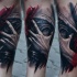 Traditionellstil modern farbiger Unterarm Tattoo des Menschen in der Gasmaske