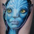 Tatuaje de cara de héroe Avatar increíble