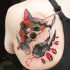 Bonito tatuaje psicodélico color escapulario pintado por Joanna Swirska de gato