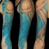 belle meduse in oceano tatuaggio sul mezza manica