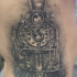 Tatuaje de tren grande de tinta negra vieja en el lado