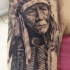 vecchio nativo americano capo tatuaggio sul mezza manica