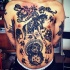 Tatuaje en el pecho y estómago,  estilo occidental