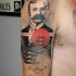 vecchio stile dipinto mistico ritratto uomo tatuaggio su spalla