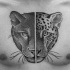 Tatuaje en el pecho, 
mitad león mitad  leopardo, idea interesante