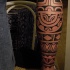Tatuaje polinesio en la pierna