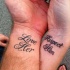 Tatuajes en las muñecas,
inscripciones tiernos para pareja