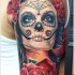 Tatuaggio realistico Santa Morte con le rose rosse grande