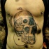 Tatuaje en el estómago,  cráneos únicos imprecionantes