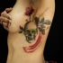 Schädel mit Rose erstaunliches Tattoo von Koraykaragozler