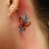 piccola farfalla tatuaggio indietro orecchio