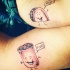 piccoli simboli d'amicizia scritto alto cinque tatuaggio