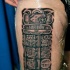 pietra geroglifici azteco cultura spagnolo tatuaggio sul fianco