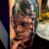 Atemberaubendes im Realismus Stil Porträt der indianischen Frau gefärbtes Tattoo am Unterarm