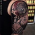 Wunderbares farbiges Schulter Tattoo von Barbarian mit Kette