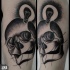 Surrealistischer Stil schwarzes Schulter Tattoo des menschlichen Schädels mit Birne