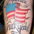 Bandiera americana colorata tatuaggio