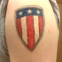 Bandiera americana sul scudo tatuaggio