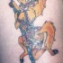 Tatuaggio pony fa lo spogliarello