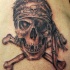 classico cranio pirata tatuaggio
