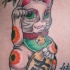 maneki - neko con geroglifico tatuaggio colorato