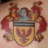 Tatuaje a color escudo heráldico