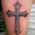tatuaje de cruz clásica de piedra