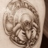 tatuaje de simbolo céltico con anillo de Claddagh