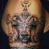 tatuaje negro de demonio rey