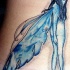 Le tatouage de petite fée triste en bleu