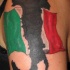 bandiera italiana e mappa tatuaggio
