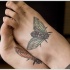 Realistico tatuaggio mosche sui piedi