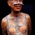 Tatuaggio su tutto corpo e viso