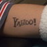 Yahoo logo tatuaggio
