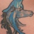 tatuaje de delfín y caballo