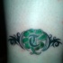 Tatuaje de trébol, un símbolo y una tracería