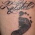 bambino kristal impronto del piede tatuaggio