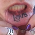 Tatuaje en el labio, love, amor, escritura linda