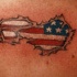 Bandiera americana sotto pelle stracciata tatuaggio