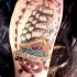 Tatuaje tradicional en color con la nave e inscripción 