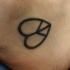 Simple tatuaje de la paz y el amor