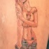 el tatuaje pin up de una chica moderna y muy flaca